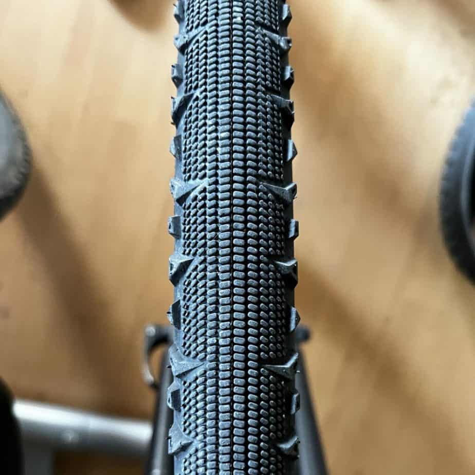 semi slick bike tire